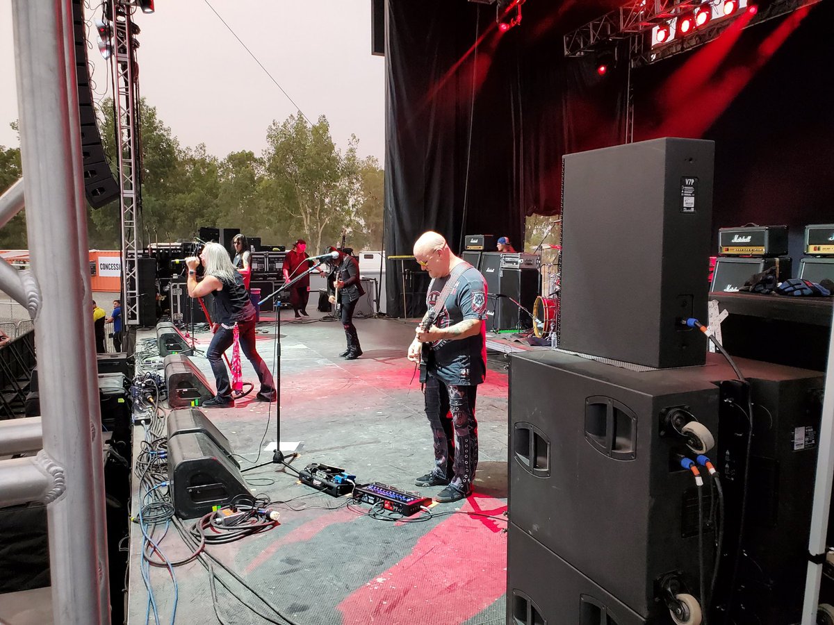 quickbeaminc's tweet photo. Full production for Skid Row, provided by Quickbeam! 

#Quickbeam #dbaudioteknik #dandbaudiotechnik #mobilestage #ledwall #lighting #linearray #livesound #concert https://t.co/GhXUToj923