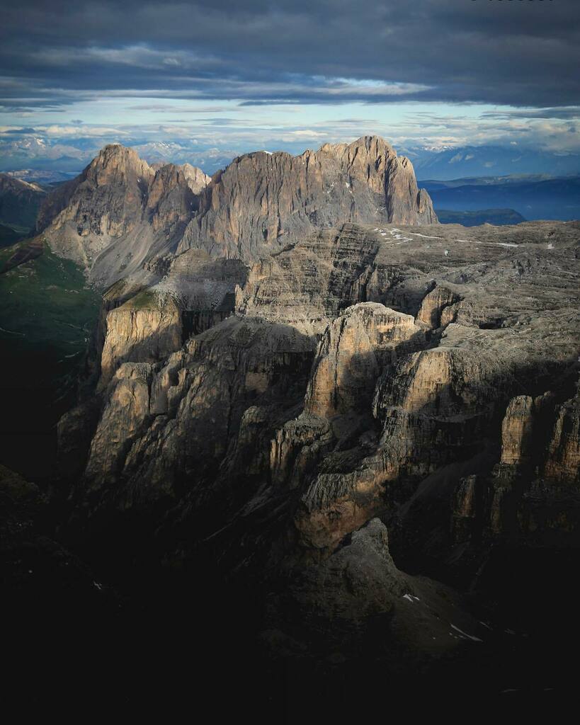 Gruppo Sella 🏔🥾🇮🇹
.
#dolomites #dolomiti #dolomiten #mountainlovers #grupposella #montagne #pizboè #unescoworldheritage #instadolomiti #dolomitiamo #insta_dolomiti #mountainmylife #freshairclub #igitalia #italy🇮🇹 instagr.am/p/CSOJo6SKhKw/