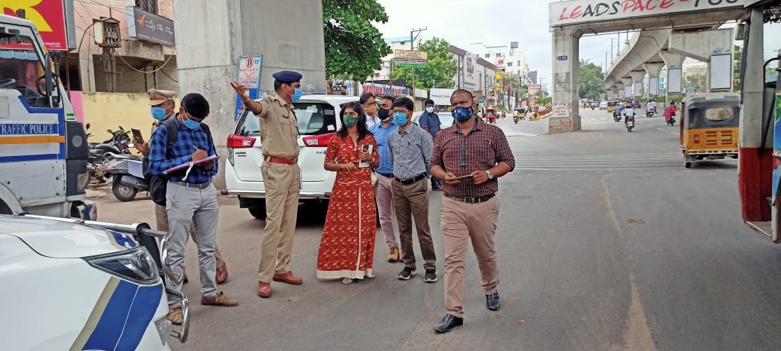 @HUMTA_hmdagov had conducted joint site visits with @CYBTRAFFIC and @3M on flyovers along with the officials from @BalanagarPolice @psbalnagar_cyb @acpmadhapur_cyb @psmadhapur_cyb and @psgachbwli_cyb for improving road signage on pilot basis. #Roadsafety #Roadsignage