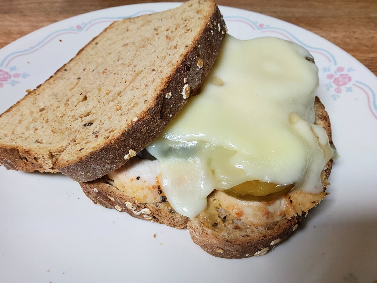 ChefFitaurus's tweet image. A baked chicken sandwich inspired by recent @lazygamereviews foods video.