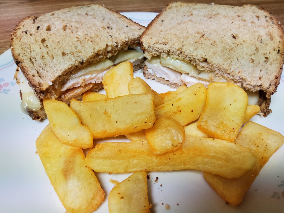 ChefFitaurus's tweet image. A baked chicken sandwich inspired by recent @lazygamereviews foods video.