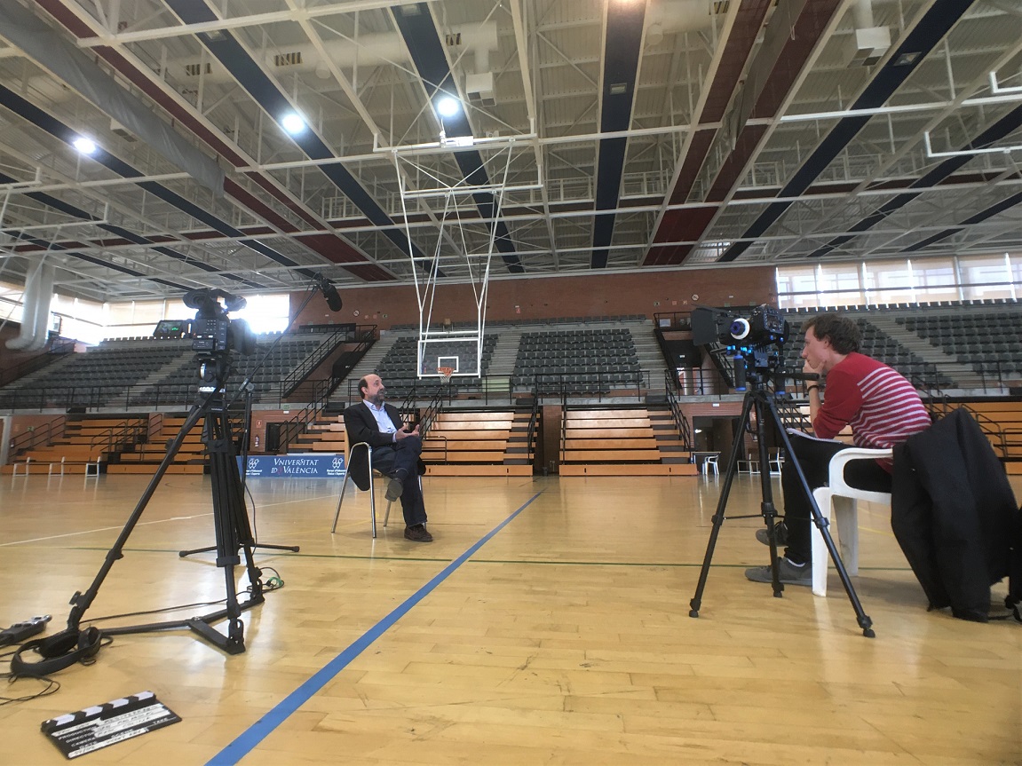 fetatarragona's tweet photo. Coincidint amb la recta final Jocs Olímpics Tòquio, aquí recordem esdeveniment esportiu més important organitzat mai a #Tarragona 

Publiquem íntegre i en exclusiva @MediterranisDOC 

Intenta respondre les qüestions pendents des del 2018. Ho aconsegueix?

https://t.co/5Jyo6bMCcP https://t.co/2hJtvmrW1E