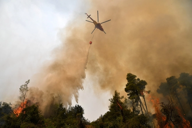 kindredMsZ's tweet photo. Fire in #Varympompi (#Greece) is still out of control. It's been 3 days. Firefighters are still fighting an uneven fight! Hundreds have lost their homes, kilometers of land are burned to dust!
Please pray for #FireInGreece

#βαρυμπομπη #πυρκαγια #φωτια_βαρυμπομπη #PrayForGreece https://t.co/ywCOpxJprd