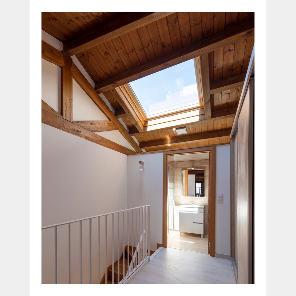 Rehabilitación de una pequeña vivienda en el casco antiguo de Verin.

Fotos:  Héctor Santos-Diez
#renovation #refurbishment #retrofit #rehabilitación #architecture #arquitectura #rehabilitacionfuncional #house #photography #archilovers #architecturephotography #architecturelovers