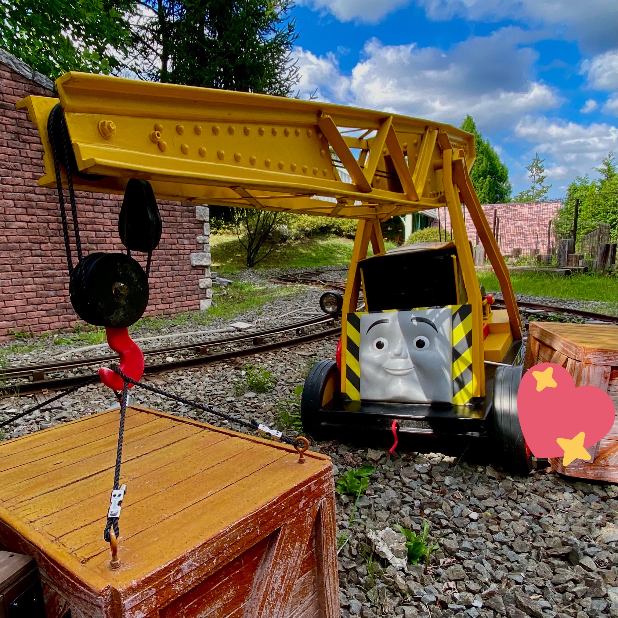Twitter 上的 トーマスランド 公式 前回の投稿の 正解発表だよっ エドワード と ケビン でした トーマスランド Thomasland 富士急ハイランド 富士急 わくわくライド エドワード ケビン 正解発表 みんな来てね T Co 2k7r17y1ls Twitter