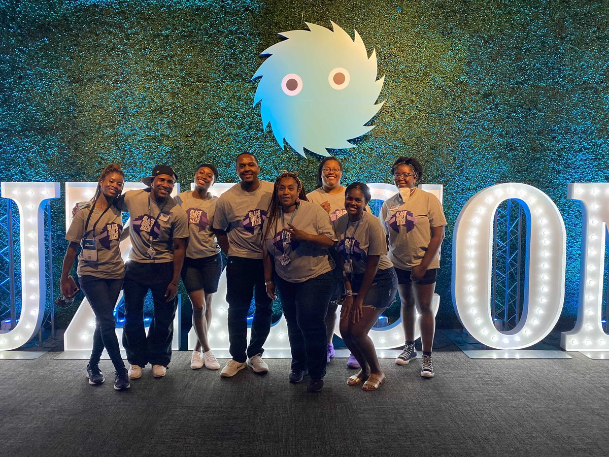 blackgirlshack's tweet photo. #squad #blackgirlshack #mysquadhacks #fuzzcon https://t.co/y8KcMLD00i
