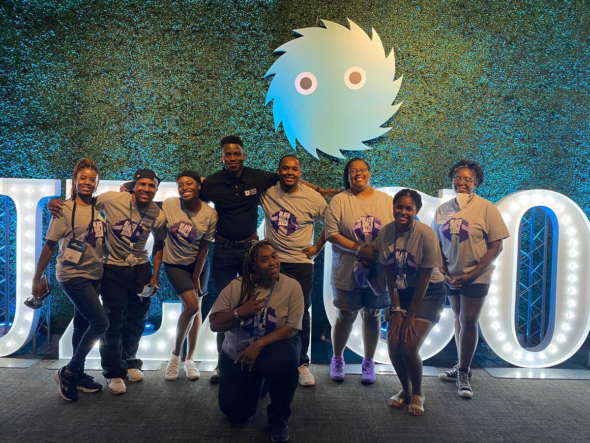 blackgirlshack's tweet photo. #squad #blackgirlshack #mysquadhacks #fuzzcon https://t.co/y8KcMLD00i