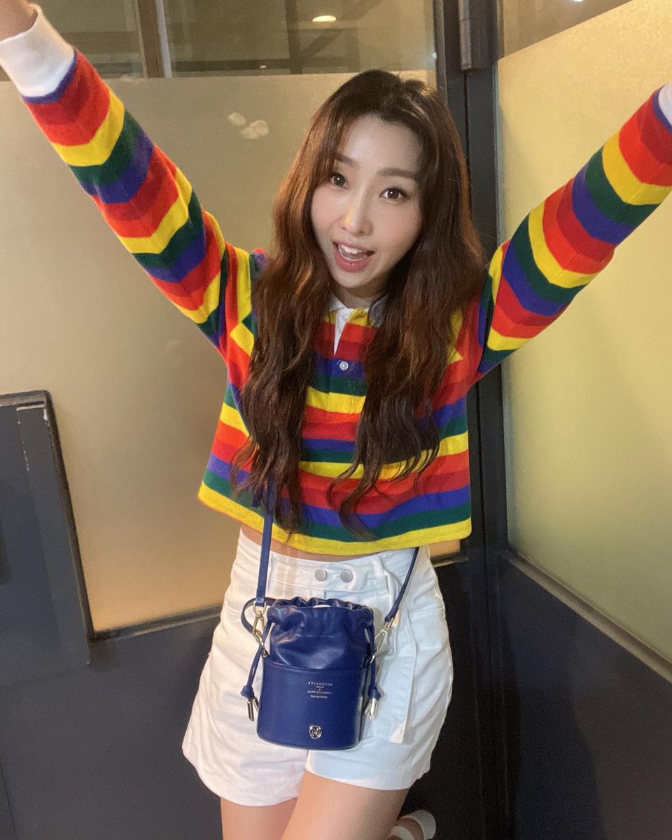 M94ZY's tweet photo. 벌써부터 설레는 오늘의 배구경기✨ 다치지마시고, 멋진 경기보여주세요! 응원합니다 꺄���😝 넘멋져🍞 #식빵
 https://t.co/7MyxpECY8R