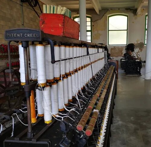 📍 Colònia Vidal
--
Es una antigua colonia textil concebida como un núcleo autosuficiente, con viviendas para los obreros, iglesia, escuela, etc.
--
#infocitybcn #barcelona #culture
--
📸 <a href="/tianraki/">山田ラキー</a>