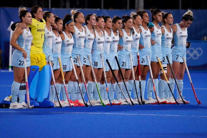 𝕏ΛVY (@_xavy_) on Twitter photo 5 medallas
3 diplomas
en los últimos 8 #JuegosOlimpicos
<a href="/lasleonahockey/">Las Leonas Hockey</a> nunca nos decepcionan
VAMOS LAS PIBAS
#Leonas Orgullo Nacional
#Hockey #Tokio2020 #ARG 5 medallas
3 diplomas
en los últimos 8 #JuegosOlimpicos
<a href="/lasleonahockey/">Las Leonas Hockey</a> nunca nos decepcionan
VAMOS LAS PIBAS
#Leonas Orgullo Nacional
#Hockey #Tokio2020 #ARG