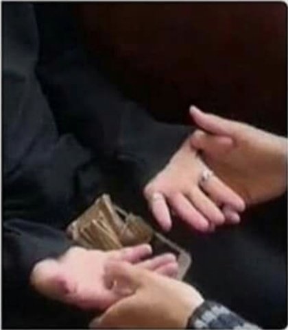 PTDBTS9's tweet photo. JIMIN'S HAND ARE SO TINY WITH  NAMJOON'S BIG HANDS BYE IM SOBBING https://t.co/EPrZ1O00jT