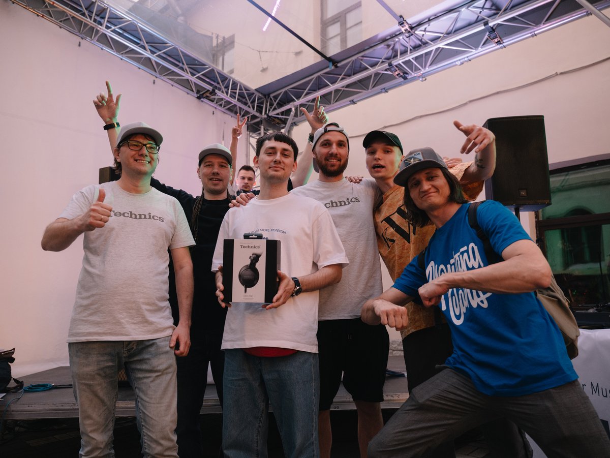 technics's tweet photo. Technics DJ live event was held in St. Petersburg. Inviting the great DJs in Russia, #DjWorm #DjLenaZozulya #DjPashaBronx @Dj__C_H_E_LL and more, it made the audience enjoy the awesome sound by SL-1210MK7.
#technics #sl1210 #sl1210mk7 #sl1200 #dj1200 #dj #djing #turntable https://t.co/X6aSikZX1V