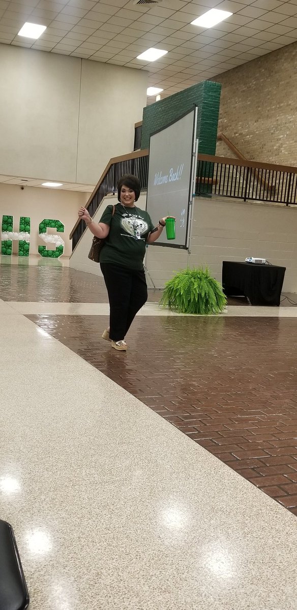 marcusdforney's tweet photo. The ENERGY was exciting, enthusiastic &amp; contagious. Everyone was on fire returning to a face2face Convocation-Hornet style. #BUILDINGCHAMPIONS #HISDHORNETS #HORNETIMPACT #POINTOFLIGHT #TURNTHETIDE #TODAYISTHEDAY #TAKINGITTOTHENEXTLEVEL #STINGEM https://t.co/zFUXjyiH0X