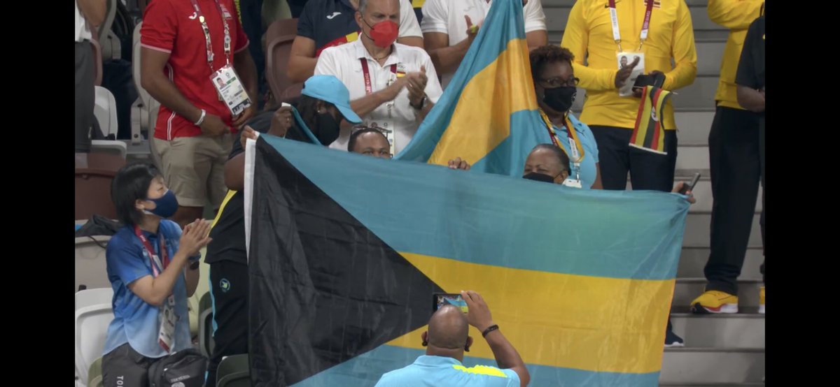charismataylor_'s tweet photo. LIFT UP YA HEADDDDD 🇧🇸🇧🇸🥺❤️ https://t.co/KmZfgzb48a