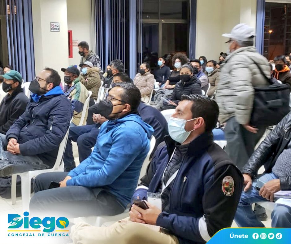 DiegoMorales593's tweet photo. 📢 Socializamos el #PDOT y #PUGS a los moradores de la parroquia Tarqui.

👉 Queridos vecinos luego de varios años se presenta una solución para construir en el lote mínimo.

Juntos hacemos una #CuencaPlanificada🙌 https://t.co/HHrwOMjjLl