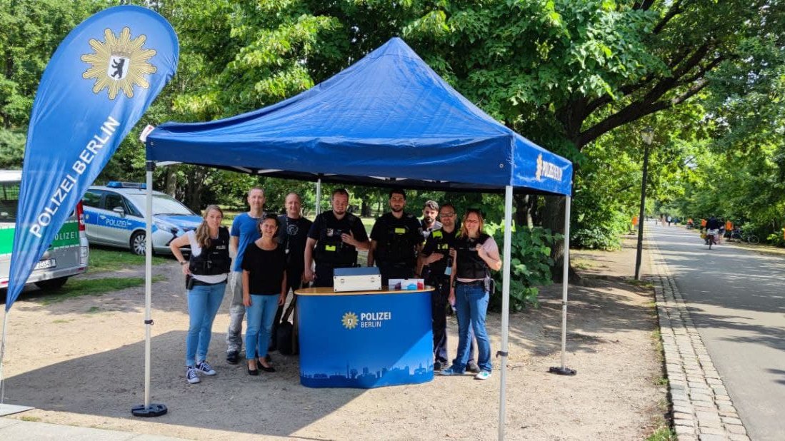 Unsere Kripos zelten heute im Görli. Sie können gerne vorbeikommen und sich etwas über die Risiken des Drogenkonsums erzählen lassen.
#GörliEinsatz