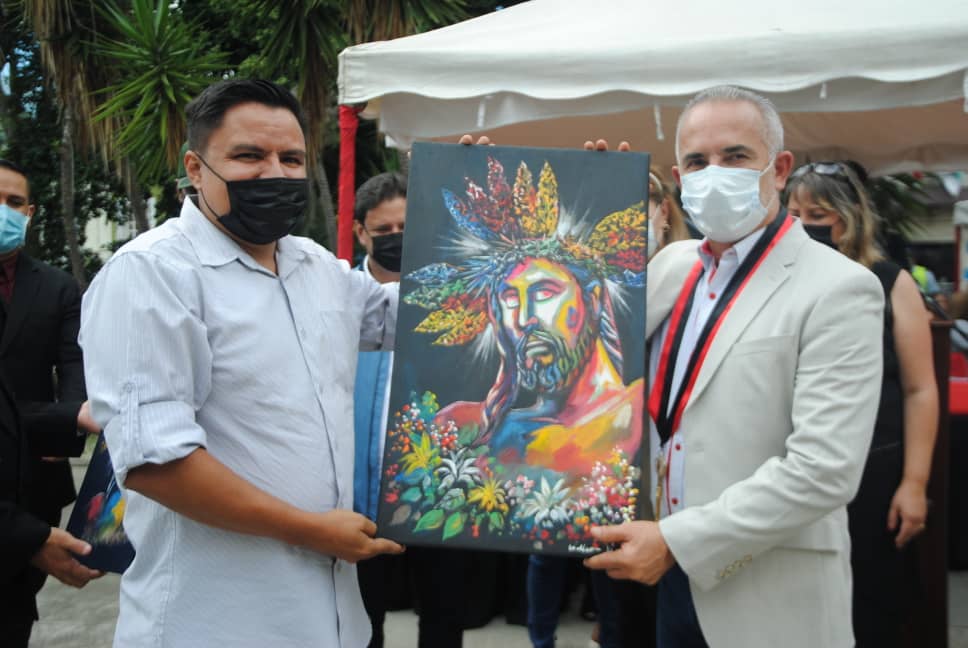 Es un honor para mí recibir las llaves de la Ciudad. Es satisfactorio sentir ese amor y compromiso de la gente que continúa con la esperanza de recuperar nuestro estado. 

¡Gracias mi gente de #LaGrita, gracias por su lealtad!

¡Venceremos! 2/2
