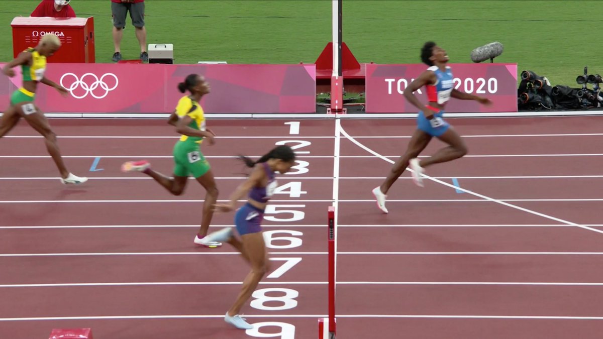 TrackTownUSA's tweet photo. Death. Taxes. And @allysonfelix medaling in the #Olympics 

Season's best 49.46 for BRONZE in the 400m finals for Felix. 🥉 Her TENTH Olympic medal. 

#Tokyo2020 #Athletics https://t.co/hBs7YC20Oc