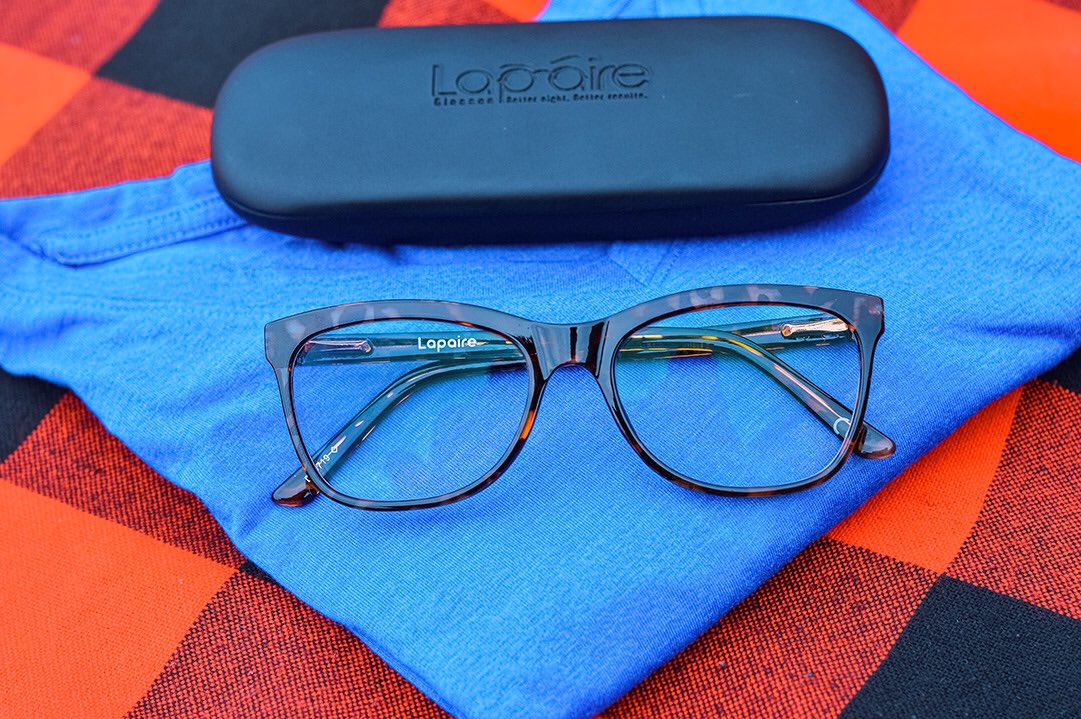 Kamali_21's tweet photo. As we proceed with the 20% discount offer from @lapaireug, buy yourselves nice frames before the 15th of this month. Offer does not go throughout the whole month. Visit any nearest branch and benefit from this window. #lapaire20discount #GetPaired https://t.co/uIywT1v7mh