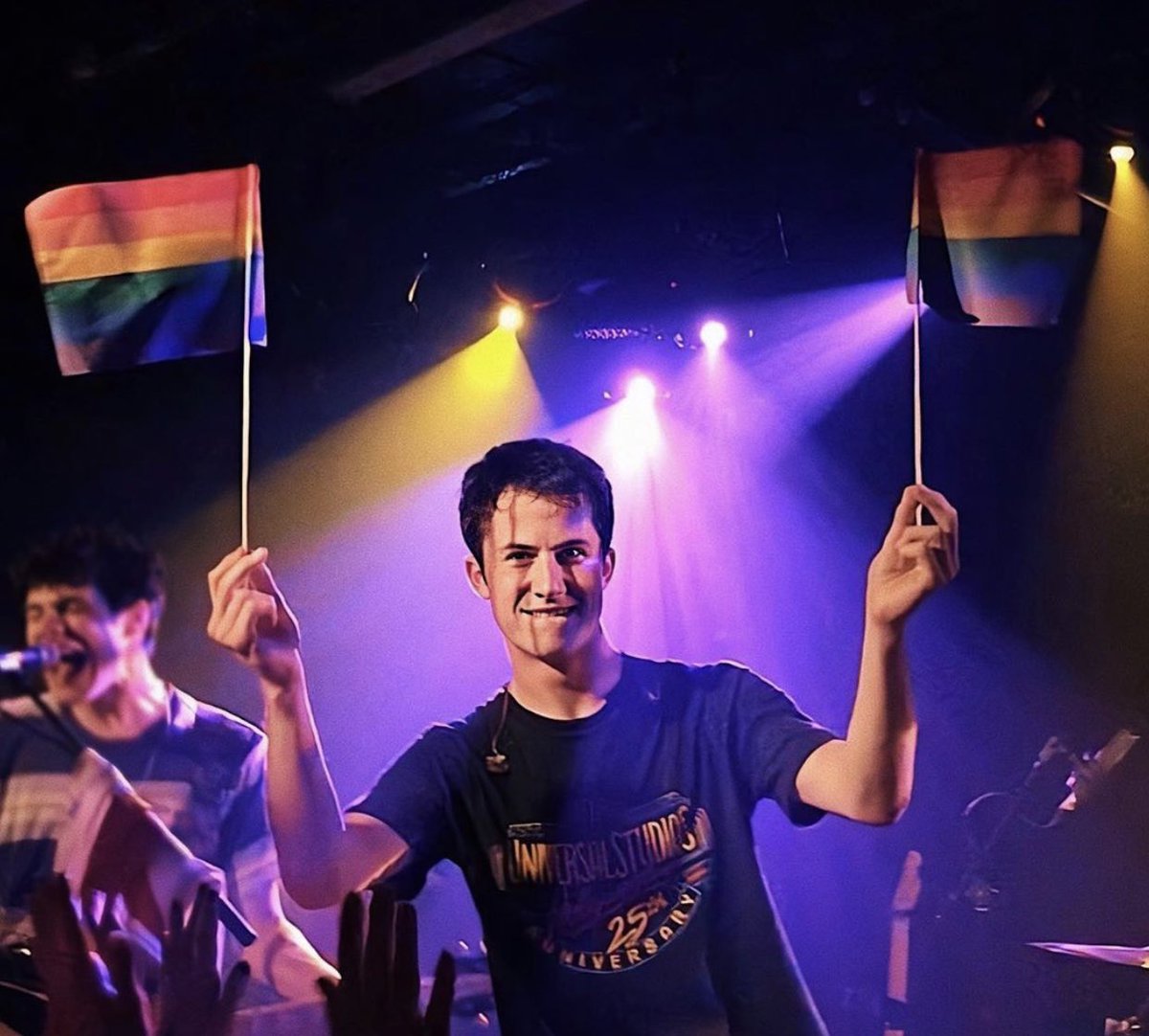 Dylan Minnette France tweet media