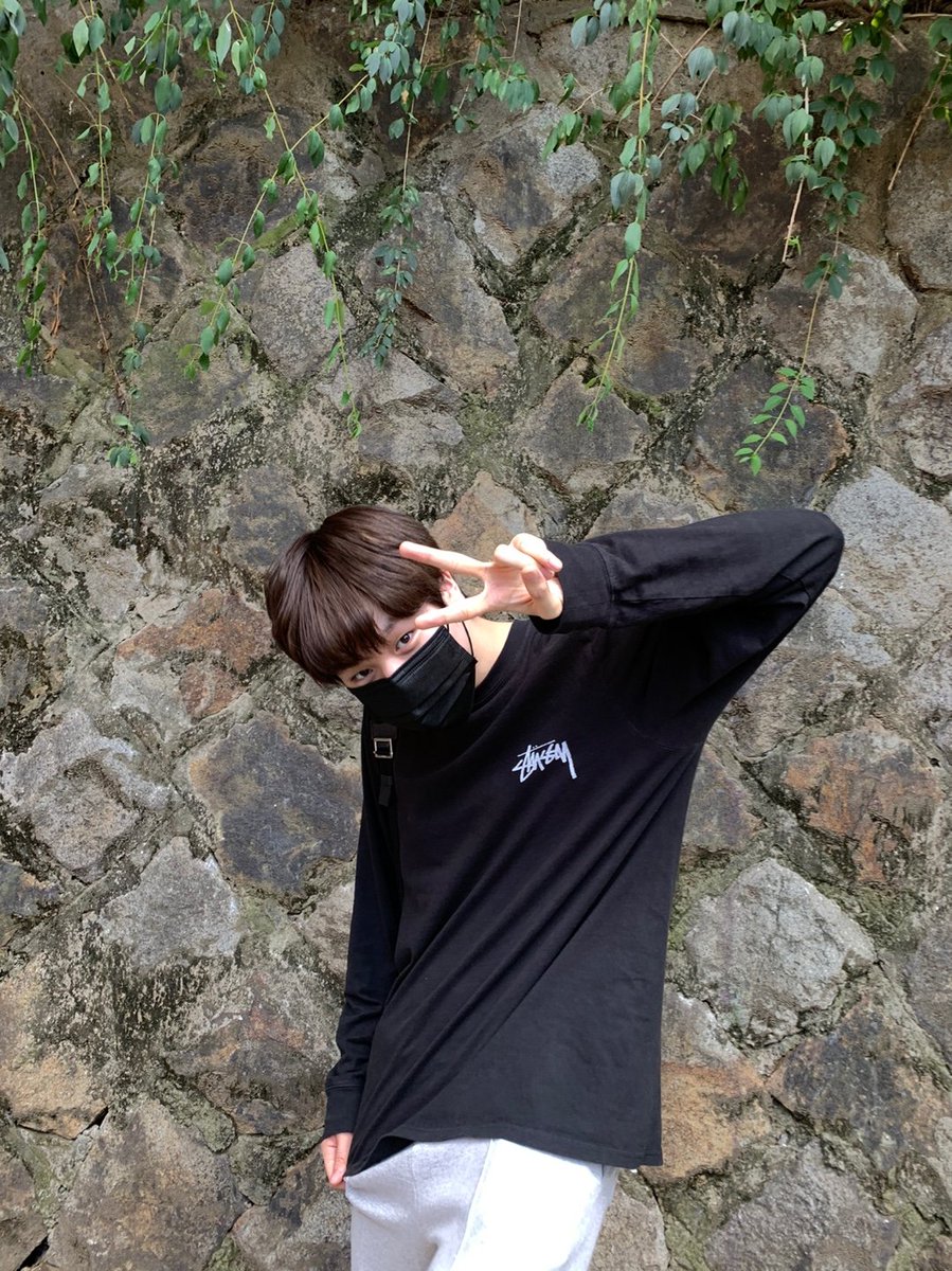 BAE173_member's tweet photo. [#유준]
엘스~!!
오늘 올라온 FLY173 재밌게 보셨나요!?
도현이가 너무 귀여워서
4장이나 찍었어요ㅋㅋㅋ🤭🤭
#BAE173 #비에이이173
#YOOJUN https://t.co/VJtbHJAMUM
