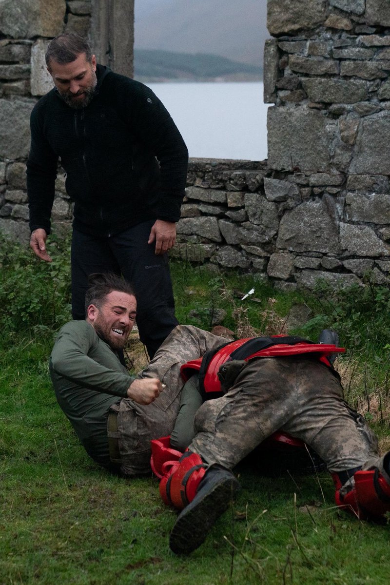 conn_smyth's tweet image. Have you ever rolled around with an Ex-Special Forces Operator!? ⚔️And yeah…I had no idea I could implement a HEADLOCK with my LEGS either, Maybe @StazThruDark was just toying with me 🤣
#redman #saswhodareswins #controlledaggression #codered #specialforces #headlock #mole