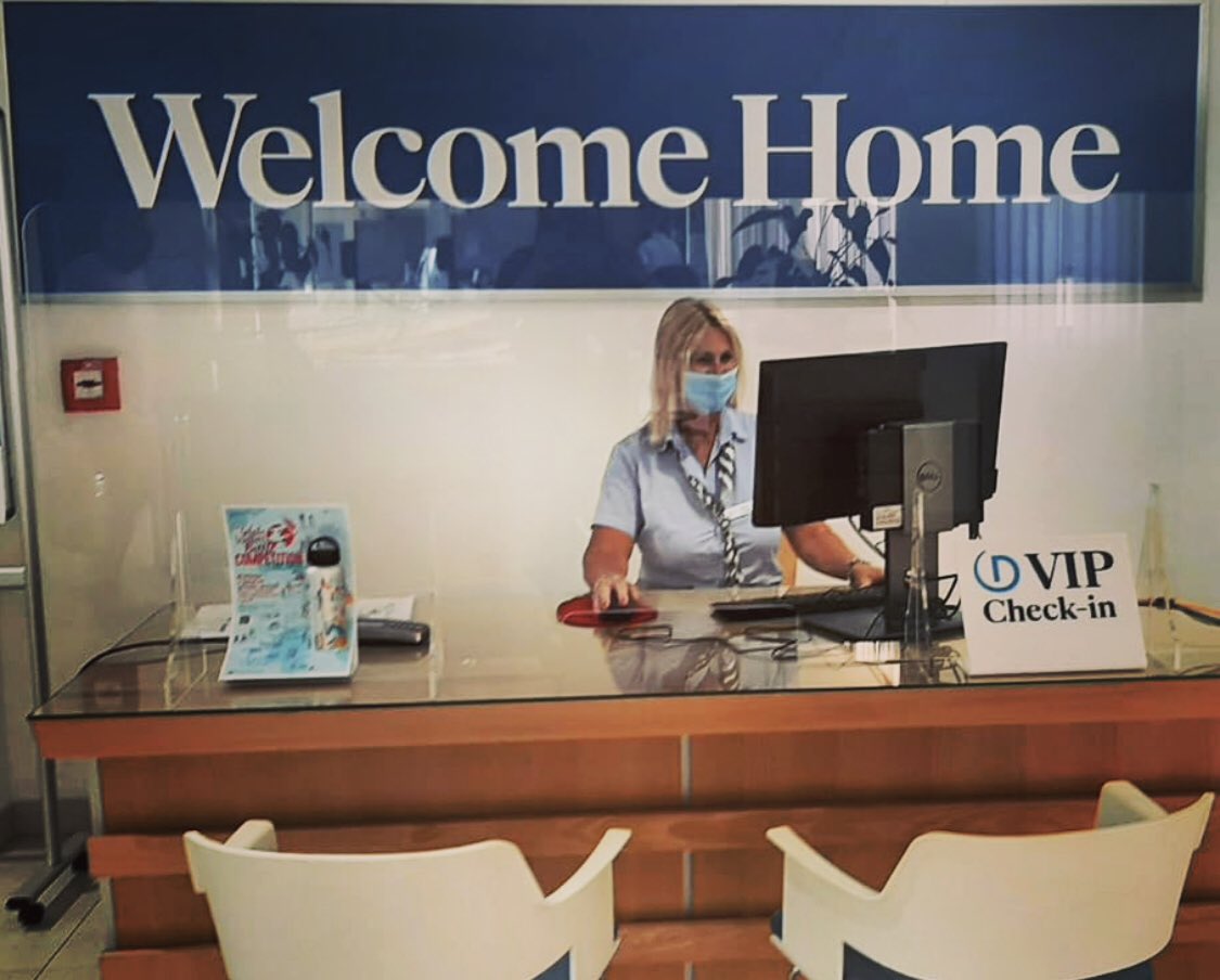 @EmmaJrsb is ready to #WelcomeHome our #members to #RoyalSunsetBeachClub at our new #VIPCheckIn desk #DPerfectService #DiamondResorts @DiamondCareers @diamondresorts @MinervaRSB @Ruth_RSBC @ClaudiaGMorell @Marga_RSBC @JesusG_RSBC @Jesusmanuel1975 @Jorge_RSB @SunBean_RSBC