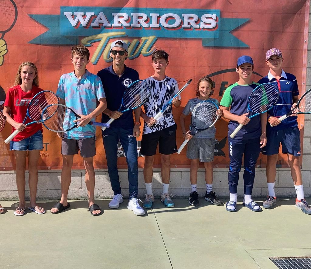 FTIB_tennis's tweet photo. 🎾 Representación del Open Marratxí en la prueba del Warriors Tour celebrada en el CT Bejar en Salamanca.

👏🏼 ÀNIMS‼️
💪🏼 #IBteam https://t.co/3BccDaAAe9