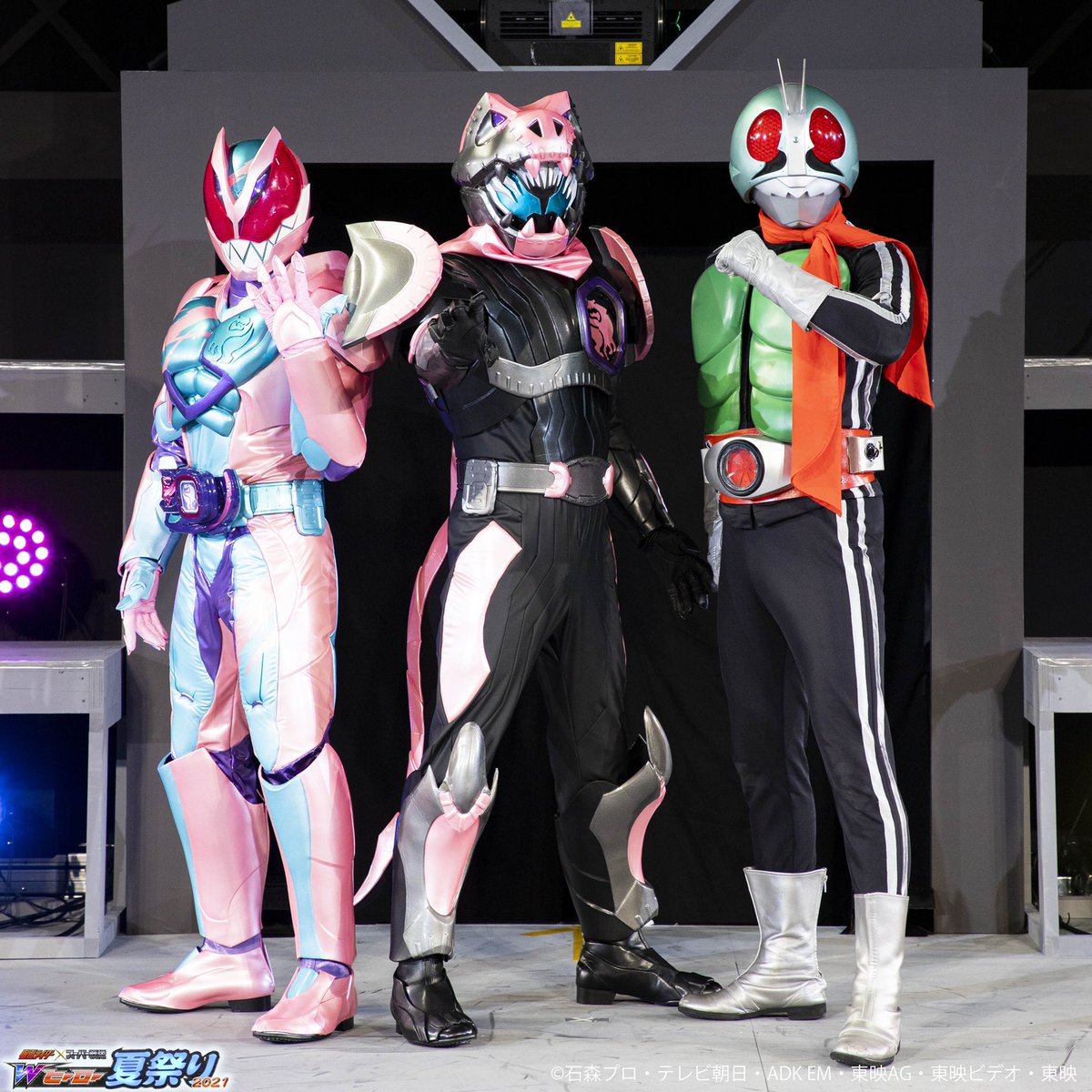 Wヒーロー夏祭り21 در توییتر 仮面ライダー ステージ写真 毎日投稿1日目 スーパーステージに登場する仮面ライダーをご紹介 本日は仮面ライダー リバイ バイス 1号 です 夏休みは 歴代仮面ライダーに会える Wヒーロー夏祭り に行こう 詳細は T Wヒーロー夏祭り21 در توییتر 仮面ライダー ステージ写真 毎日投稿1日目 スーパーステージに登場する仮面ライダーをご紹介 本日は仮面ライダー リバイ バイス 1号 です 夏休みは 歴代仮面ライダーに会える Wヒーロー夏祭り に行こう 詳細は T