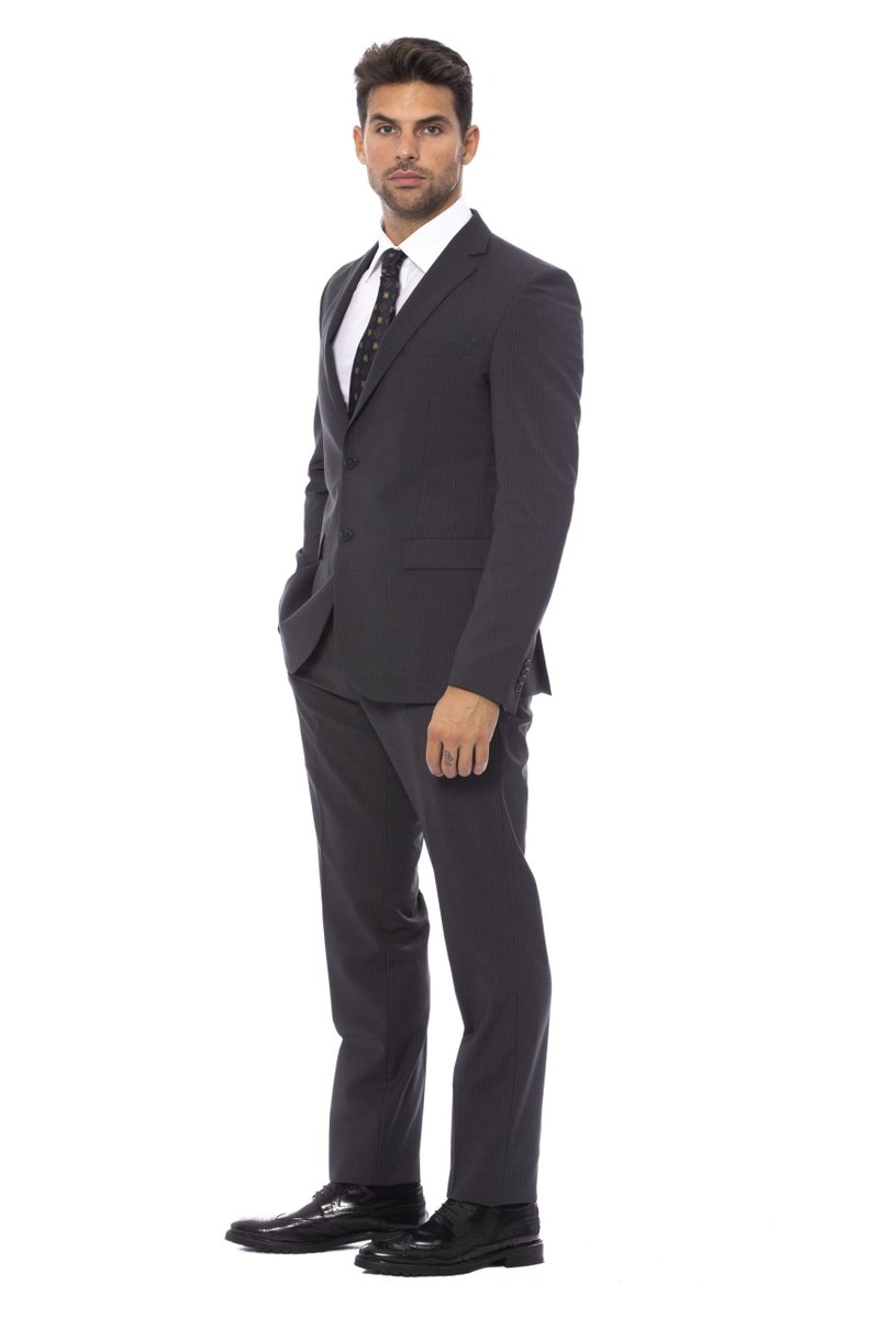 RinaImports's tweet photo. Suit https://t.co/taTBsimNMI Slim Fit Suit Verri $297 VE996776-IT48-M #suitsmenclothing #it50l #it52l #gray #it48m #verri https://t.co/W0dSf0a9Cz