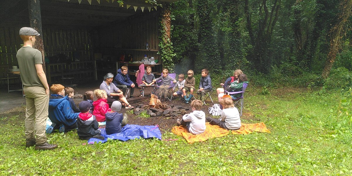 SchoolElements's tweet image. The end of a very successful second week of our sold out Helens' Bay summer scheme! Thumbs up all round from the great attendees. Everything from forest to river to beach! Whittling, clay making, fire building... Can't get it anywhere else 💚