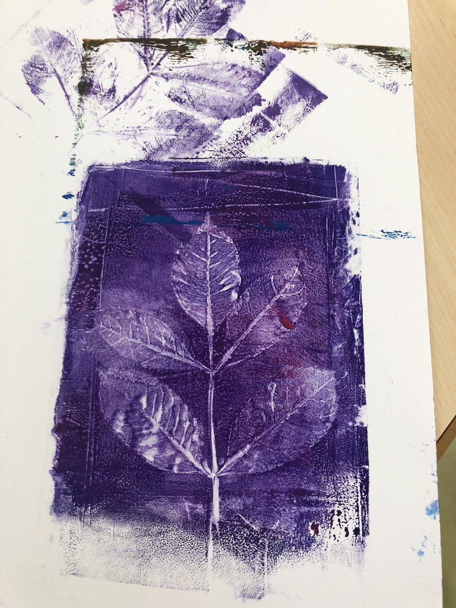 BreakdownBolton's tweet photo. A fun and creative workshop with the young ladies on Griffin ward at Junction 17 @gmmh_nhs yesterday afternoon exploring different gelli plate techniques! #bbreawakening #arts #mentalhealth #youngminds #gelliplate #printing #junction17 #greatermanchester 1/2 @Baring_Found https://t.co/FrRaqQcx3R