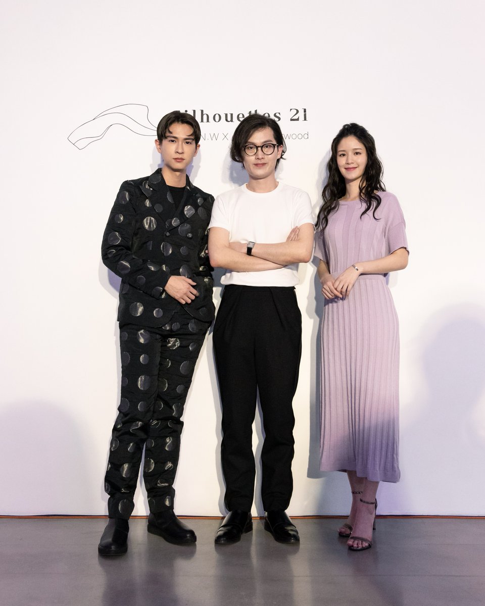 【#Throwback】
[#ChihTianShih] &amp; [#SoniaYuan]  Attended "Silhouettes 21" runway of  #Austin.W😍

#石知田 <a href="/chihtian/">chihtian.com</a>
#袁子芸 <a href="/soniaxyuan/">Sonia Yuan</a>
#AUSTINW
#Silhouettes21