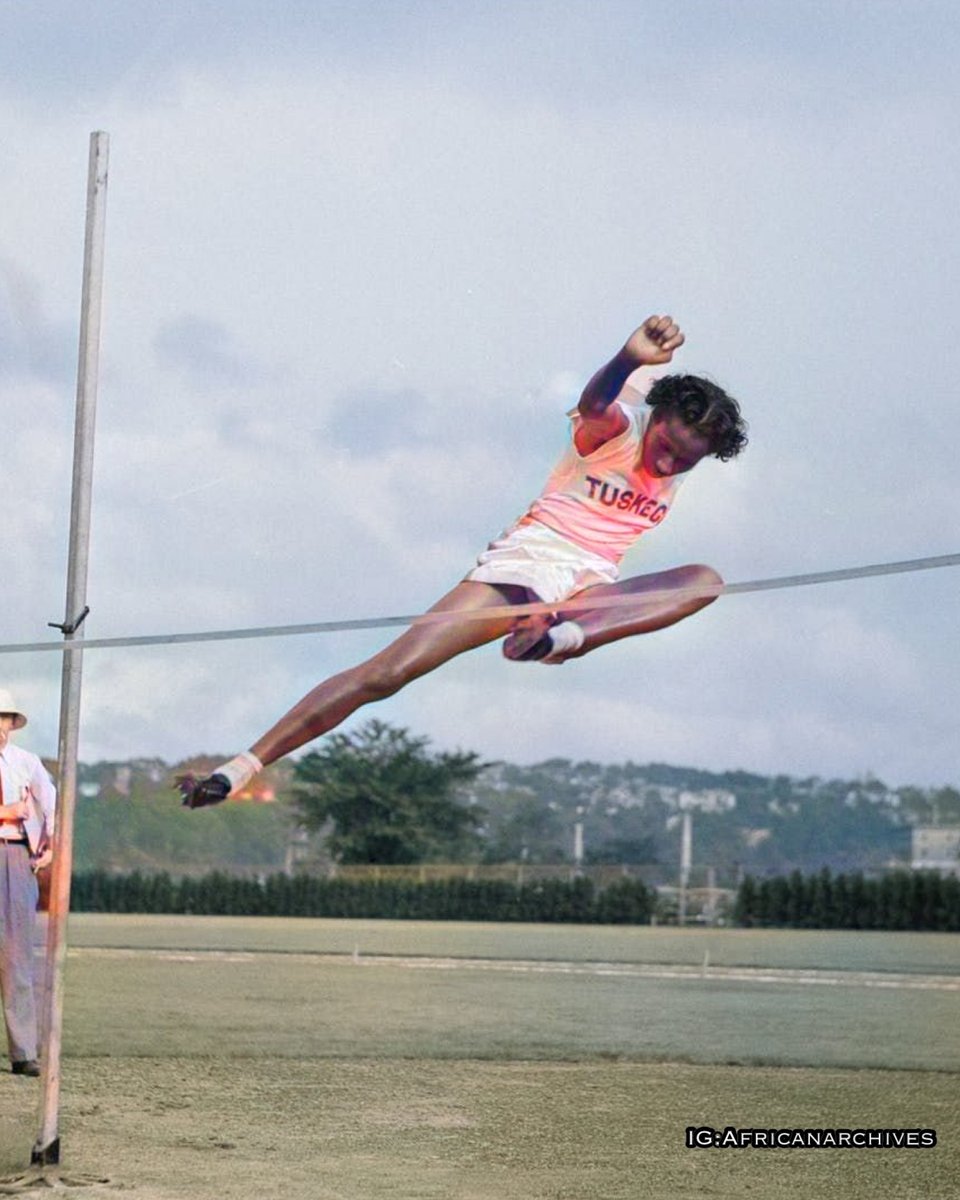 AfricanArchives's tweet photo. On this day in 1948, Alice Coachman became the first black woman to win an Olympic gold medal following a record-setting high jump despite nursing a back injury.

She was often unable to use the training facilities due to segregation &amp; also trained barefoot and used old equipment https://t.co/h1pDSBZKnM