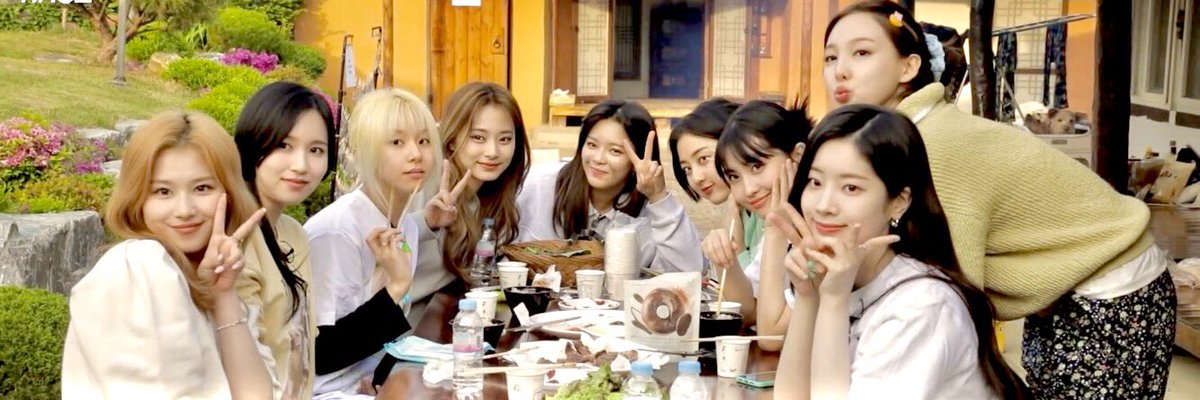naxeons's tweet photo. ot9 ttt header @jypetwice  (free to use) https://t.co/WkOK7CE6xR