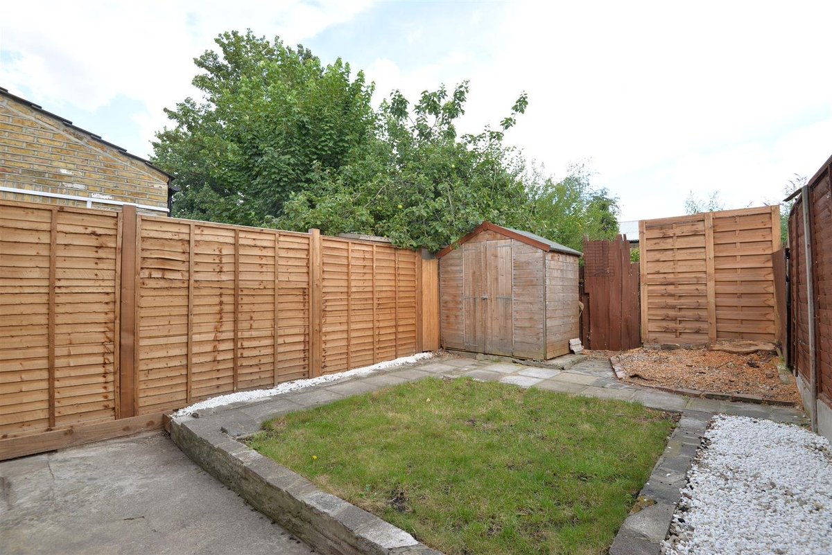 Estates_10's tweet photo. Primrose Road, E10 - Two Bedroom Ground Floor Flat - For Sale - Offers in Excess of £400,000

https://t.co/UARWdGOPtO https://t.co/0CqxVfppgF