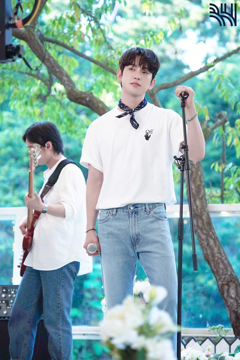 nanpepiwoo's tweet photo. เอาจริงๆชมตากล้องBHหน่อย จินยองเบ้าพระเจ้าอยู่แล้ว แต่เลือกมุมถ่ายเก่งมาก รูปเลออค่าไปเอาใจฟค.แบบจุใจ https://t.co/yHQJsMLGpS