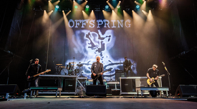 Dünyaca ünlü The Offspring grubu, aşı olmayan davulcusu Pete Prada'yı gruptan attı buff.ly/3fCVAge