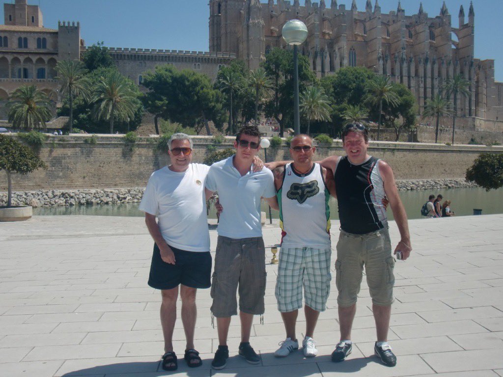 Tony Gale tweet media