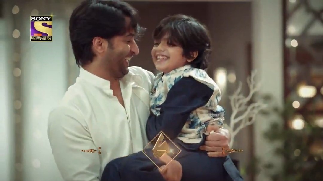 its_Sreyoshi's tweet photo. #ShaheerSheikh hey cuteee ❤❤ ...tum itne cute kyu ho yrrr...kitne bhole bhale dikhte ho..jab bhi dikhti hun tab pata nhi mera kya ho jate hain..main bs pagal ho jti hun..😍😍
Anyway, good evening  mera pyaar ❤❤❤
#KRPKAB3 #KuchRangPyarKeAiseBhi3 #shaheerasdevisback https://t.co/0MvajeYVDO