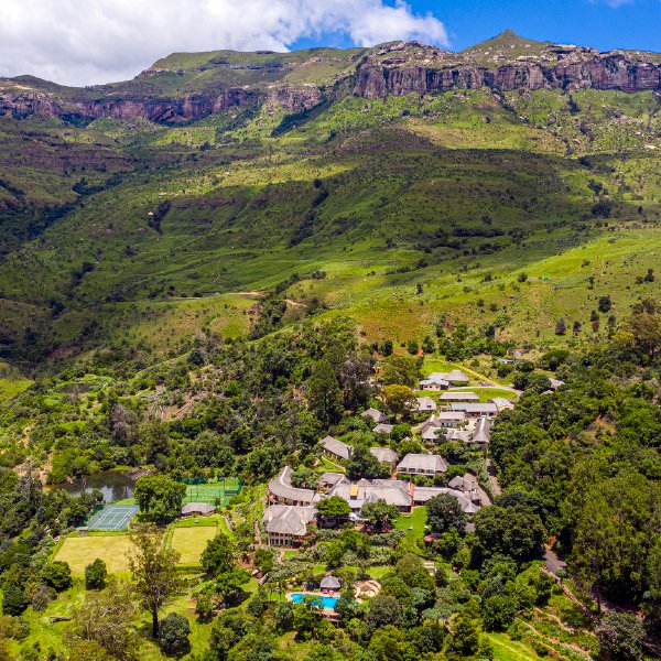 GetawayMagazine's tweet photo. Fondly known as "The Resort of Many Happy Returns". The Cavern is a place where families bond and friendships are formed. #cavern1941 #drakensberg #greatoutdoors https://t.co/l88lzhs50N