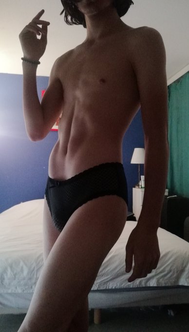 2 pic. Would you play with me? ? https://t.co/dVWPJcHIk0