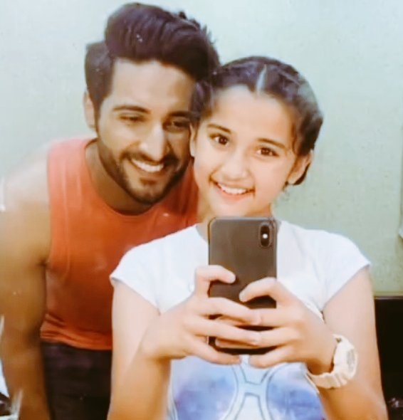 Admiring Him Since Day 1 And He Always Proved How Sweet,Genuine And Gentleman He Is!❤

A Gem Indeed!Respect Forevaaa!❤

Bhavya Being Proud Of His Little Friend!! <3

#BhavyaSachdeva
#AurraBhatnagarBadoni