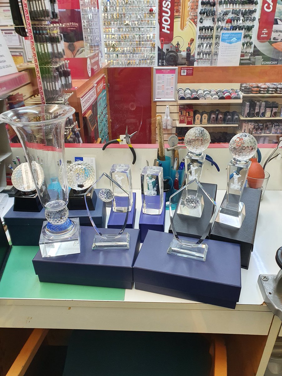 Col_cub's tweet image. Nice trophy order arrived in branch ready for me to engrave #southport #timpson customer left trophy for engraving on Monday, gave them a catalogue,  called back Tuesday ordered these lovely #golf #trophy @darrenbrowna6 @TimpsonNews