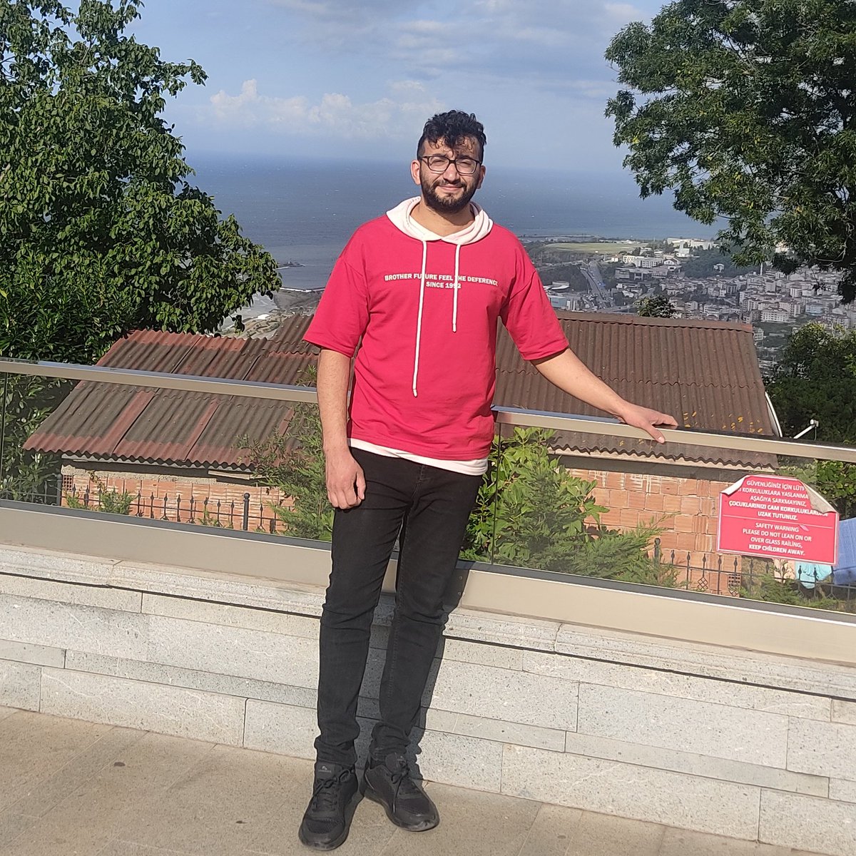 sedatylan2's tweet photo. #YeniProfilResmi https://t.co/JhKqcwZkhB