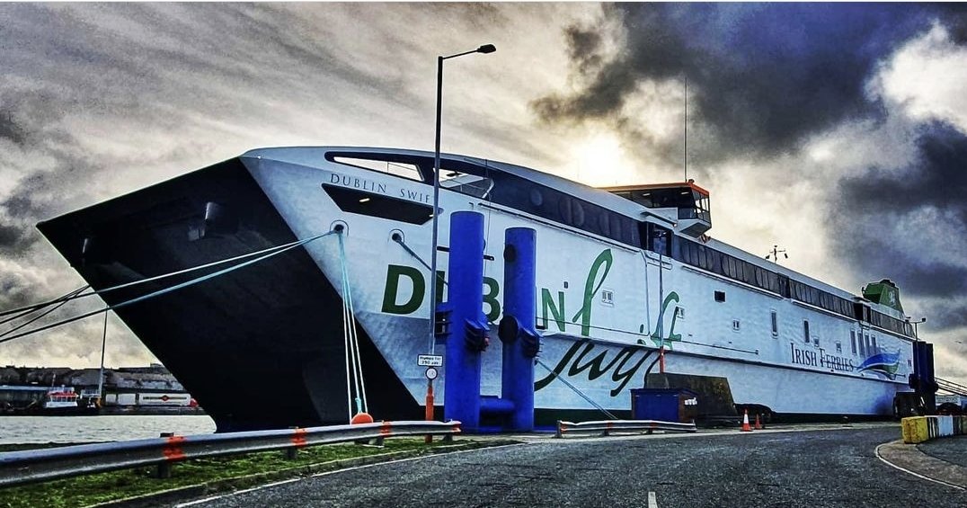 AntonWardPhoto's tweet photo. Return of the #Dublinswift #irishferries #Holyhead #Dublin #Anglesey #wales @Irish_Ferries https://t.co/83YIr7Hs6l