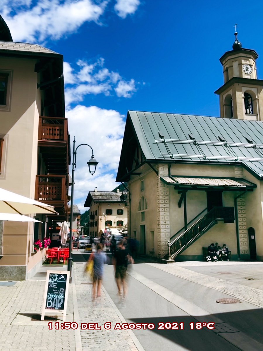TuttoLivigno's tweet photo. #passeggiata in #centrolivigno, la #temperatura si è alzata notevolmente da #stamattina 👍😜
Scopri di più sulle vie del centro su:
https://t.co/yb3iAduzvF

#livigno #flowers #viafontana #viabondi #viasantantoni #flowerstagram #flowerslovers #shotoniphone #walkingpeople https://t.co/04DLATeMYV