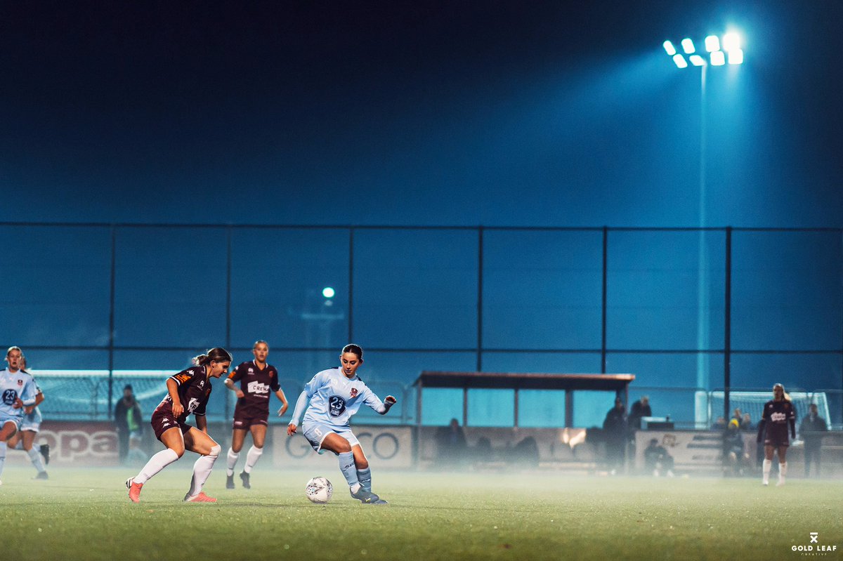 goldleafcreativ's tweet photo. A moment in time…
We switched our camera over to stills and captured this iconic image of #Juniormatildas Paige Zois and Nia Stamatopoulos battling it out in a recent #wnplvic game https://t.co/Y6KYZVSWOd