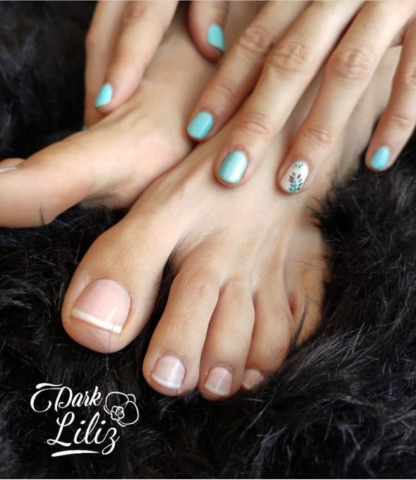 I'm in love with my new pedi 🖤 What do you think??  https://t.co/wEs1v1S7H3 👆🏻👆🏻👆🏻👆🏻👆🏻👆🏻👆🏻👆🏻👆🏻👆🏻👆🏻 #toes<a href="/tag/sexy"class="tags"><span>#sexy</span></a><a href="/tag/feetlovers"class="tags"><span>#feetlovers</span></a><a href="/tag/toes"class="tags"><span>#toes</span></a><a href="/tag/barefeet"class="tags"><span>#barefeet</span></a><a href="/tag/prettytoes"class="tags"><span>#prettytoes</span></a>