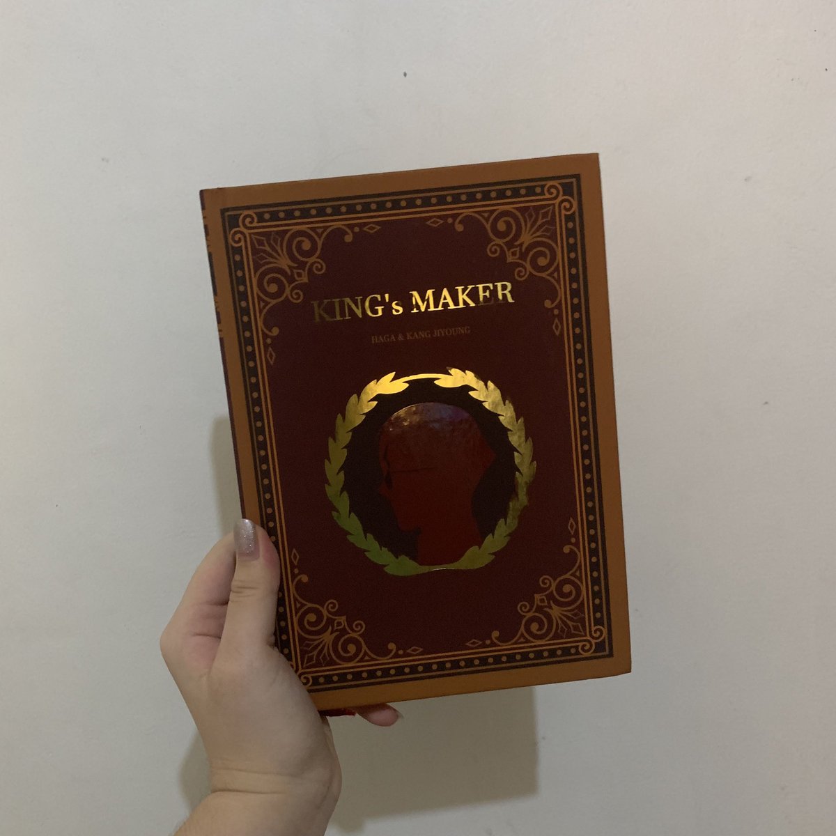 ey_heee's tweet photo. The last vote is all out so:

Wts/lfb

🔴 PH ONLY 🔵

💛King’s Maker Special Edition🖤

🖤 Book 2
>> Php 1,500

💛 Book 3
>> Php 1,800

➖Gcash
➖Shopee Checkout

*The prices are as what I paid them for* https://t.co/3VhdWaSGT4